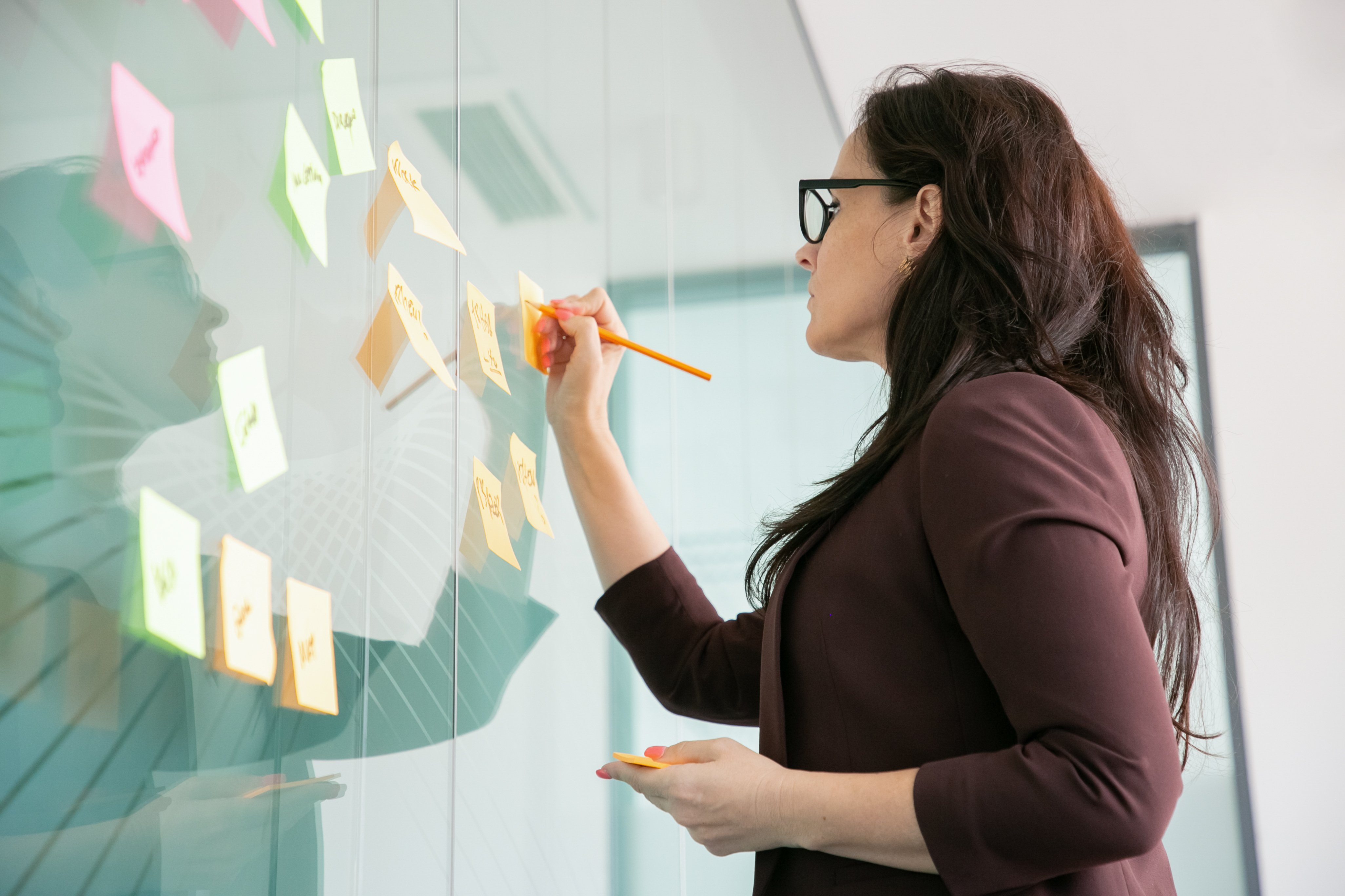 Planeación de contenido mujer calendario