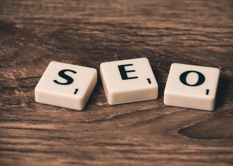 Palabra SEO en fichas de scrabble